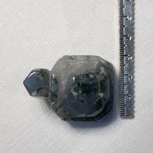 Load image into Gallery viewer, Turtle Carving 1 Green Moss Agate 40mm
