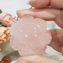 Load image into Gallery viewer, lotus flower Rose Quartz carving 1
